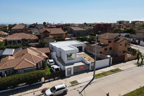 Swisshaus Propiedades vende casa nueva de un piso en San Joaquín La Serena