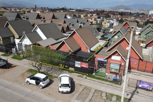 Se vende casa ideal para uso comercial y negocio en Avenida Cuatro Esquinas