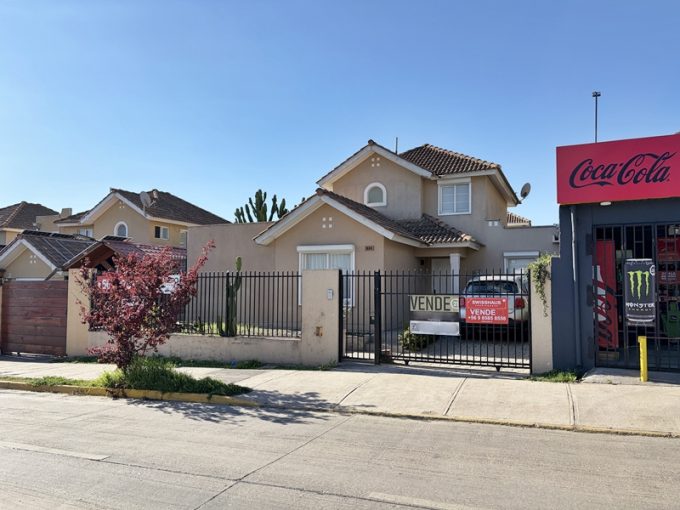 Se vende casa para uso comercial en Av. Los Perales, San Joaquín, La Serena